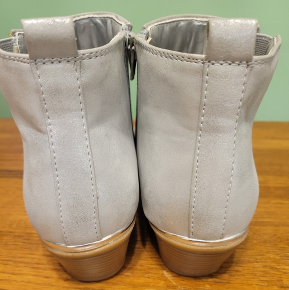 Shimmery Silver Booties - Picture 6 of 9